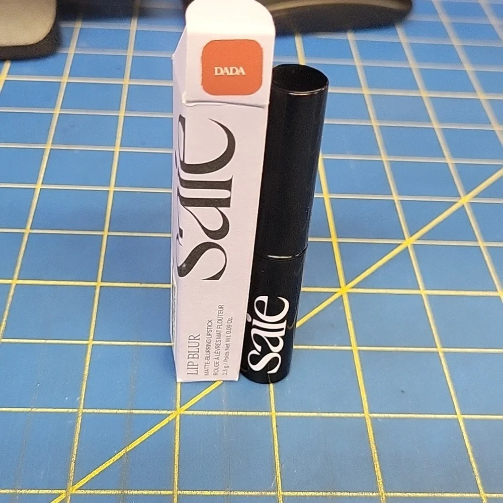 Saie Lip Blur - Color Dada Matte 2.5g New In Box